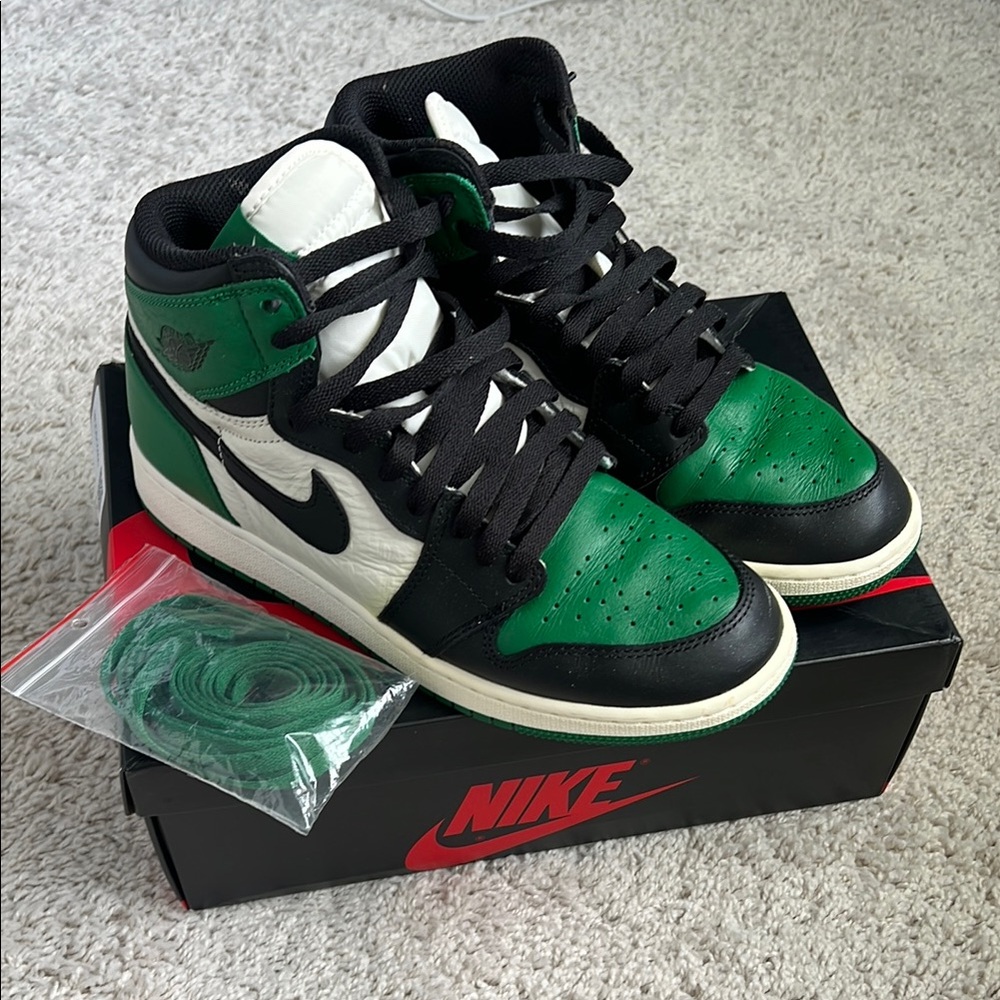 Air Jordan 1 Retro High OG Pine Green